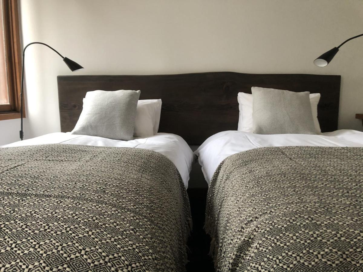 The Joint Bed & Breakfast Hakuba Bagian luar foto