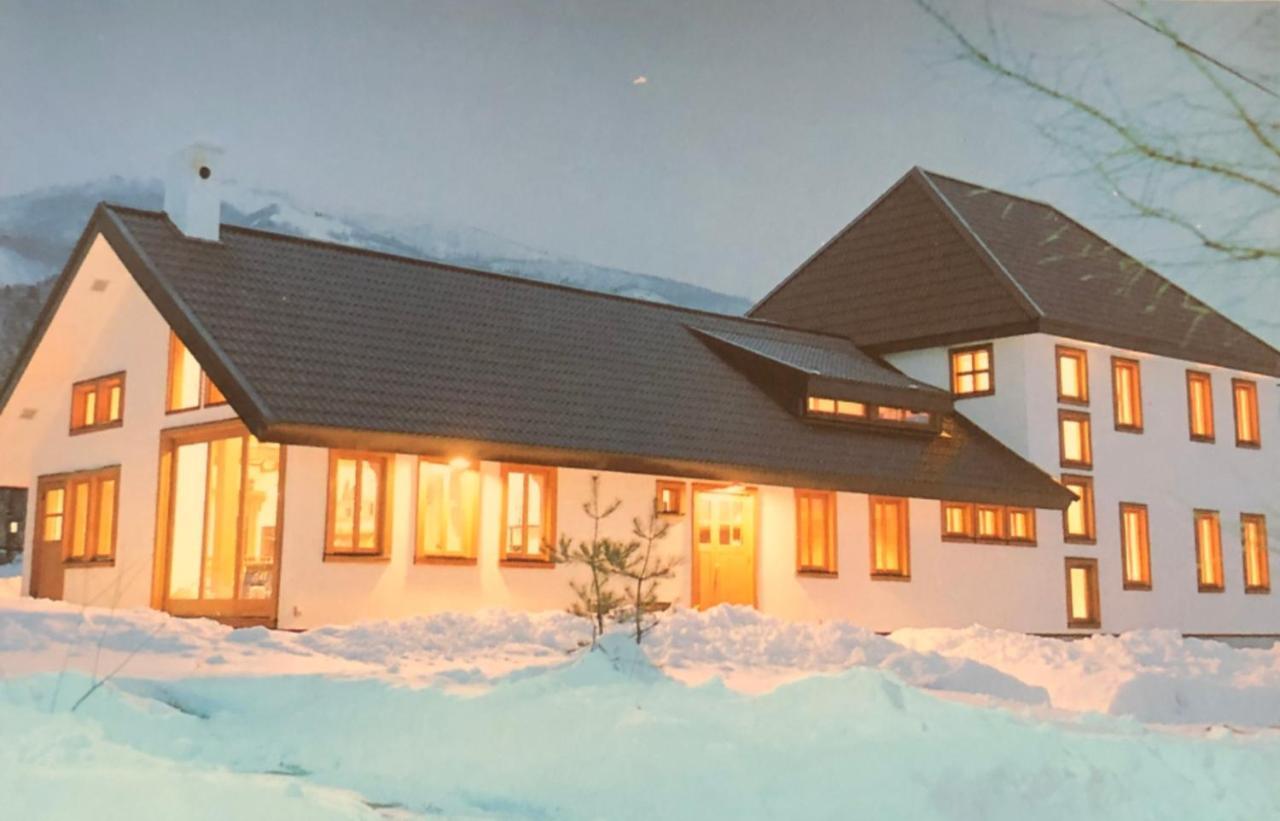 The Joint Bed & Breakfast Hakuba Bagian luar foto
