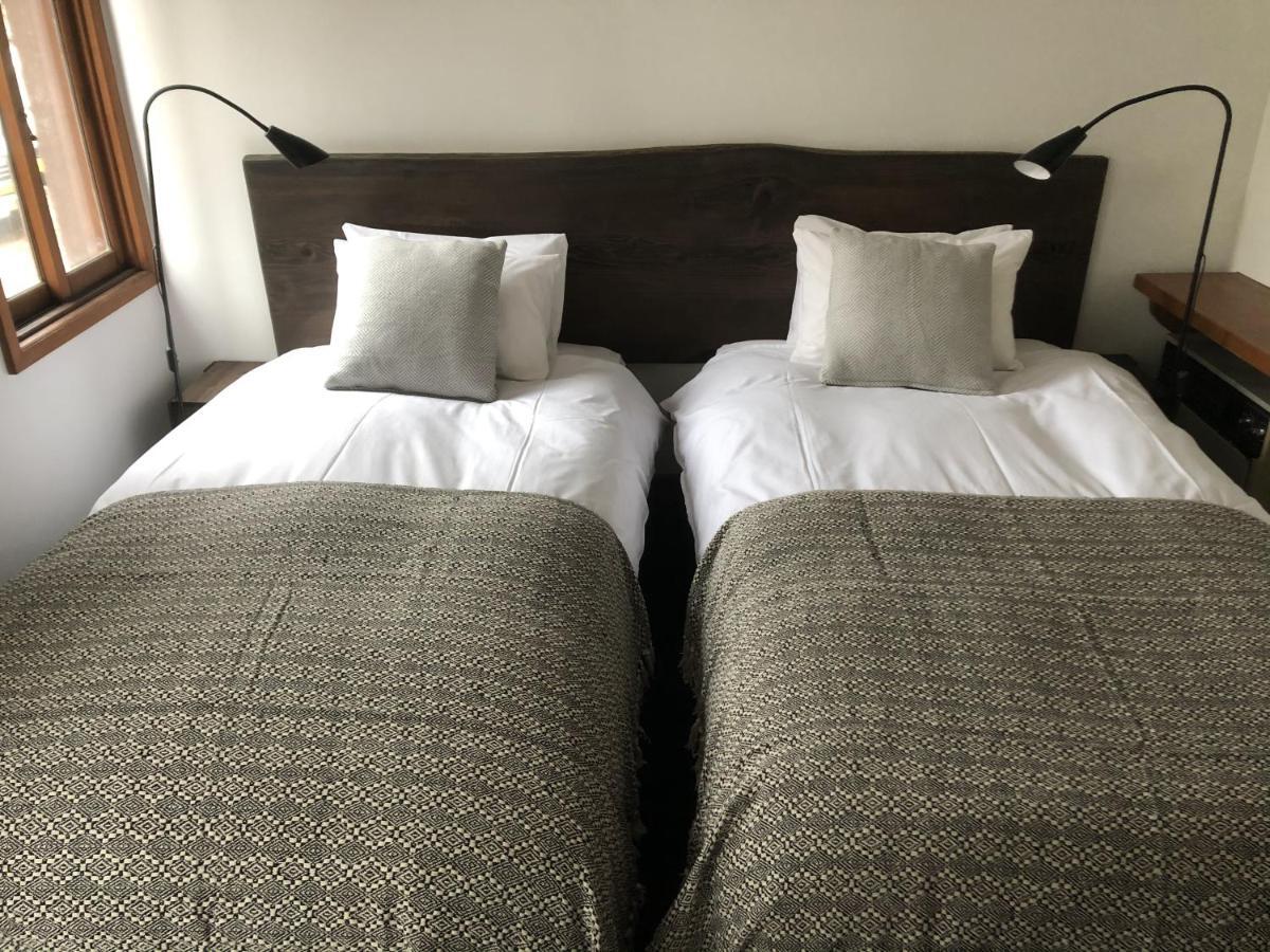The Joint Bed & Breakfast Hakuba Bagian luar foto