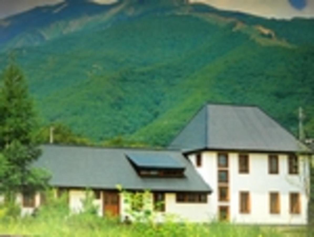 The Joint Bed & Breakfast Hakuba Bagian luar foto