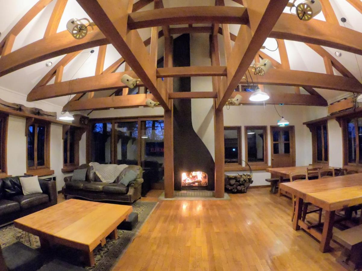 The Joint Bed & Breakfast Hakuba Bagian luar foto